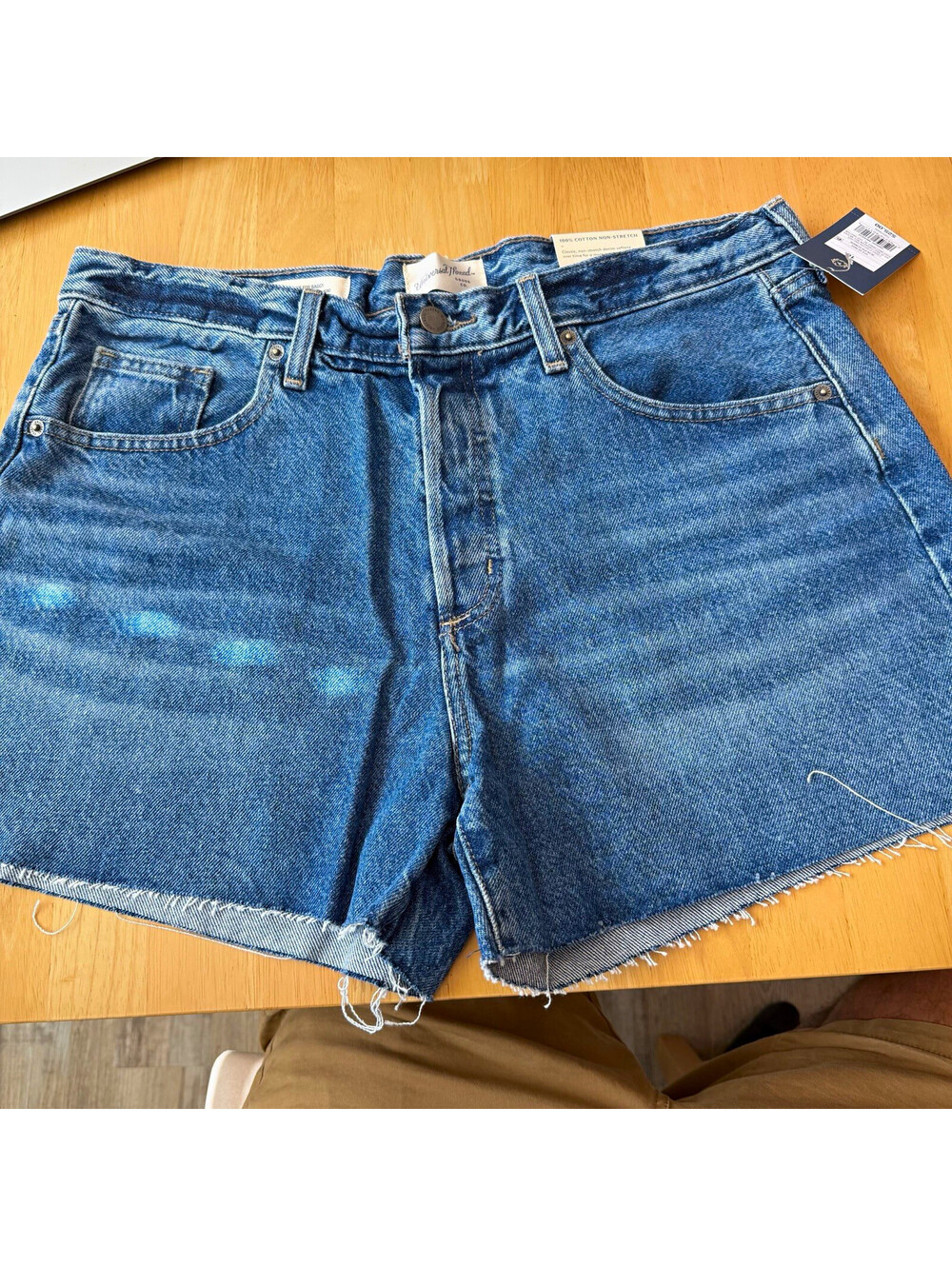 Universal Thread Women's Mid-Rise 90s Baggy Cut Off Denim Shorts 10 Blue